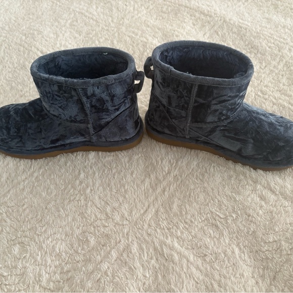 UGG blue Velvet Boots - Picture 4 of 4